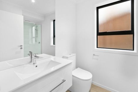 Photo of property in 2/12 Ruakiwi Road, Hamilton Lake, Hamilton, 3204