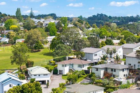 Photo of property in 1/39 Camrose Place, Glenfield, Auckland, 0629