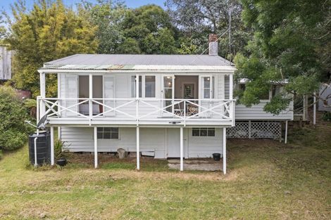 Photo of property in 70 Pleasant Road, Glen Eden, Auckland, 0602