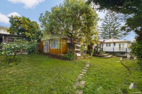 Photo of property in 7 Beverly Place, New Lynn, Auckland, 0600