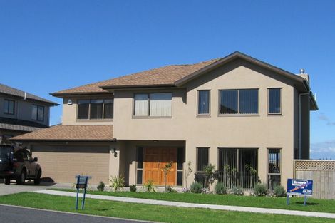 Photo of property in 57 Harbour View Road, Te Atatu Peninsula, Auckland, 0610