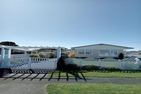 Photo of property in 11 Iredale Road, Hawera, 4610