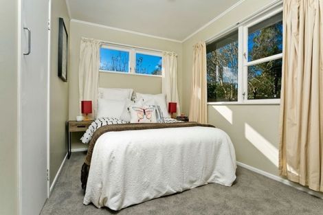 Photo of property in 32 Hatherlow Street, Glenfield, Auckland, 0629