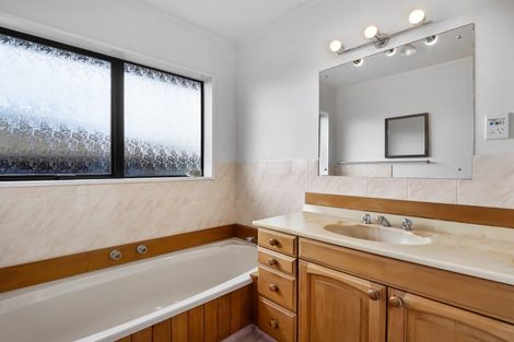 Photo of property in 10 Golf Road, Mount Maunganui, 3116