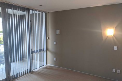 Photo of property in Sanctum Apartment, 10 Ebor Street, Te Aro, Wellington, 6011