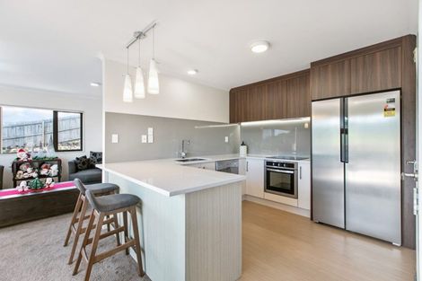 Photo of property in 121 Keri Vista Rise, Papakura, 2110