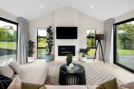 Photo of property in 15 Fraser Road, Pokeno, 2471