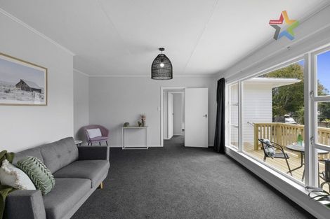 Photo of property in 385 Stokes Valley Road, Stokes Valley, Lower Hutt, 5019