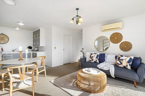 Photo of property in 8a Fordham Street, Beach Haven, Auckland, 0626