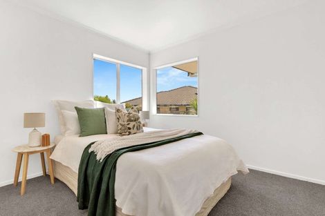 Photo of property in 52 Lysaght Place, Welcome Bay, Tauranga, 3112