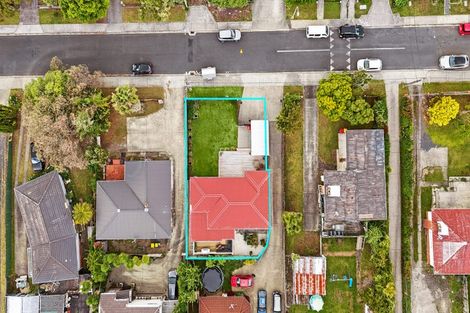 Photo of property in 28 Kingdale Road, Henderson, Auckland, 0610