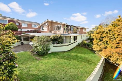 Photo of property in 20 Valley View Road, Glenfield, Auckland, 0629