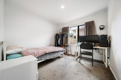 Photo of property in 2/109 Target Road, Totara Vale, Auckland, 0629