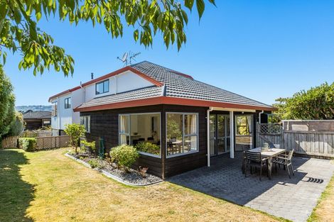 Photo of property in 122 Westchester Drive, Churton Park, Wellington, 6037