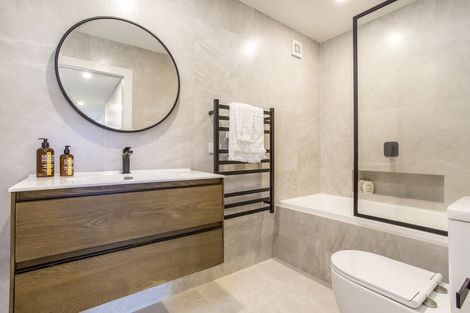Photo of property in 8c Huka Road, Birkenhead, Auckland, 0626