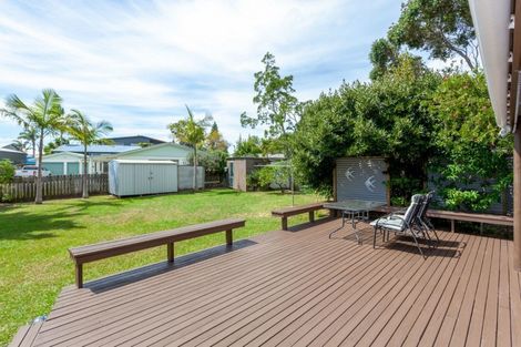 Photo of property in 127 Mckellar Place, Whangamata, 3620