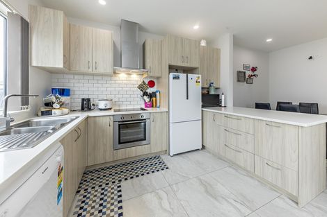 Photo of property in 7 Riroriro Close, Papakura, 2110