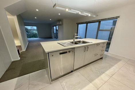 Photo of property in 61u5 Black Rock Road, Newlands, Wellington, 6037