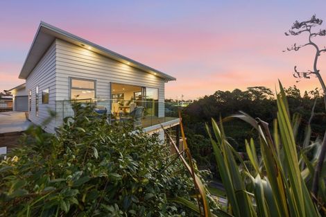 Photo of property in 12c Ruskin Place, Westown, New Plymouth, 4310