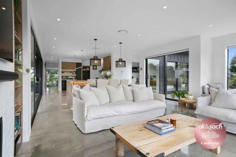 Photo of property in 1/45 Saint Kilda Road, Cambridge, 3434