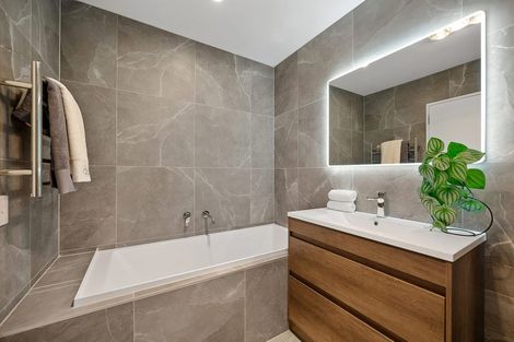 Photo of property in 29 Mirrabooka Avenue, Botany Downs, Auckland, 2010