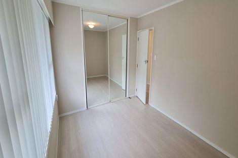 Photo of property in 2/52 Bentley Avenue, Glenfield, Auckland, 0629
