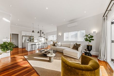 Photo of property in 1/20 Corrella Road, Belmont, Auckland, 0622