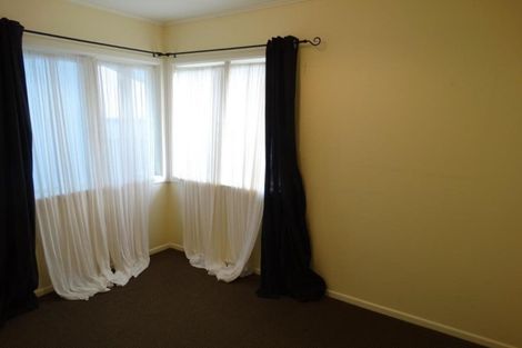 Photo of property in 3 Mackenzie Street, Te Atatu South, Auckland, 0610