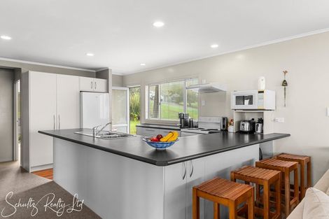 Photo of property in 1 Rigby Street, Whakapirau, 0583