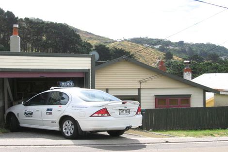 Photo of property in 42 Rhine Street, Island Bay, Wellington, 6023