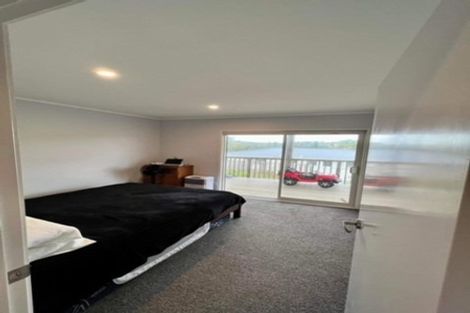 Photo of property in 62a Lauderdale Road, Birkdale, Auckland, 0626