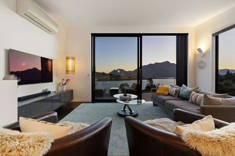 Photo of property in 16 Highlands Close, Queenstown, 9300