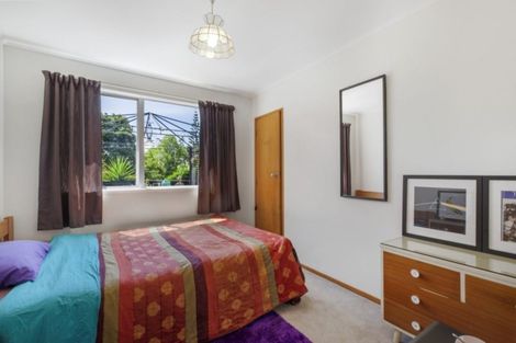 Photo of property in 18 George Herring Place, Glen Eden, Auckland, 0602
