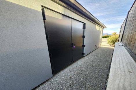 Photo of property in 39 Jack Hanley Drive, Jacks Point, Queenstown, 9371