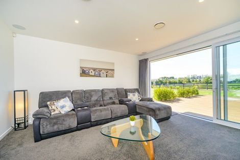 Photo of property in 33 Hartwell Drive, Kelvin Grove, Palmerston North, 4470