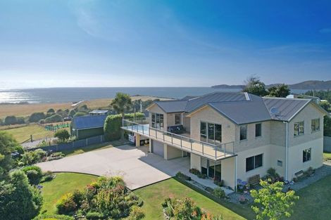 Photo of property in 11 Oakham Street, Hampden, 9410