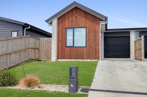 Photo of property in 8/16 Molesworth Street, Taita, Lower Hutt, 5011