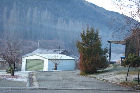 Photo of property in 20 Daveys Place, Arrowtown, 9302