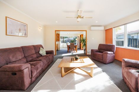 Photo of property in 2 Oban Place, Awapuni, Palmerston North, 4412