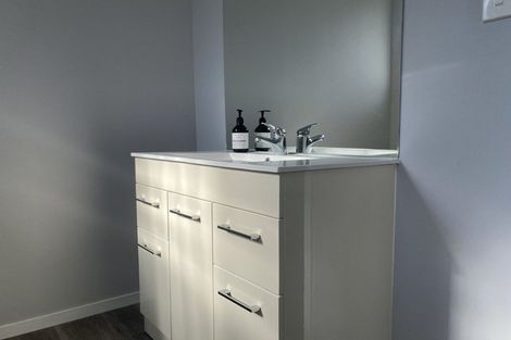 Photo of property in 16 Gilmour Place, Taradale, Napier, 4112