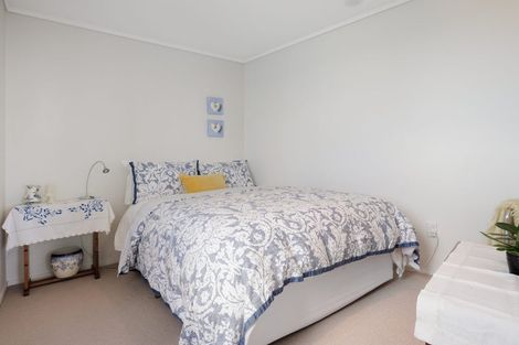Photo of property in 72 Devonport Road, Tauranga, 3110