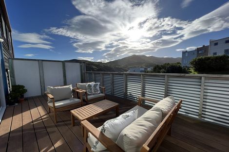 Photo of property in 44 Saddleback Grove, Karori, Wellington, 6012