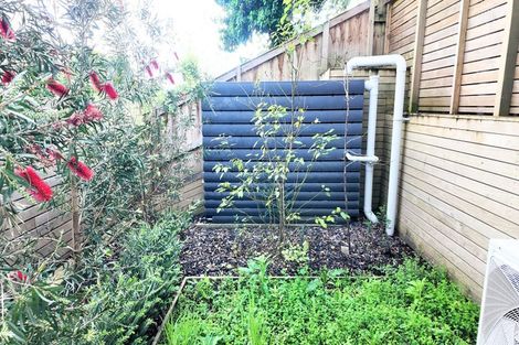 Photo of property in 44d Cyclarama Crescent, Massey, Auckland, 0614