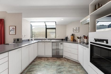 Photo of property in 58 Cedar Drive, Paraparaumu Beach, Paraparaumu, 5032