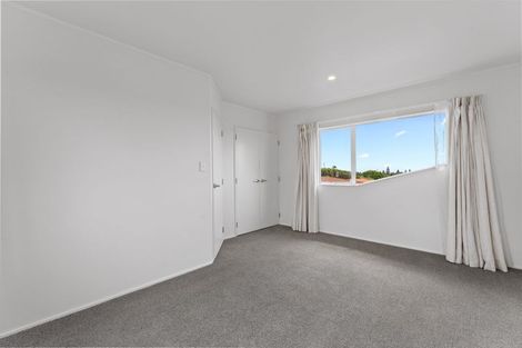Photo of property in 130h Lakeside Drive, Orewa, 0931