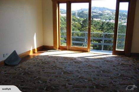 Photo of property in 12 Tanera Crescent, Brooklyn, Wellington, 6021