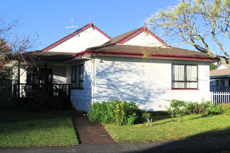 Photo of property in 48 Redlands Grove, Swanson, Auckland, 0612