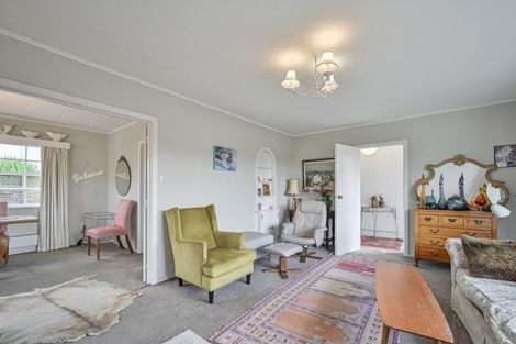 Photo of property in 2 Aotea Crescent, Havelock North, 4130