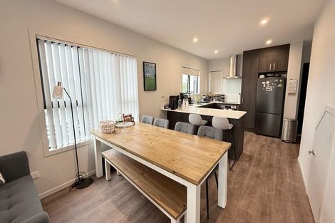 Photo of property in 106 Te Oneroa Way, Long Bay, Auckland, 0630