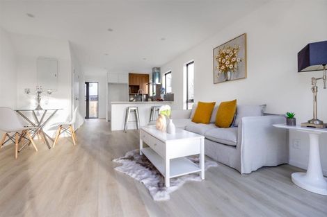 Photo of property in 62 Peninsula Road, Mangere, Auckland, 2022